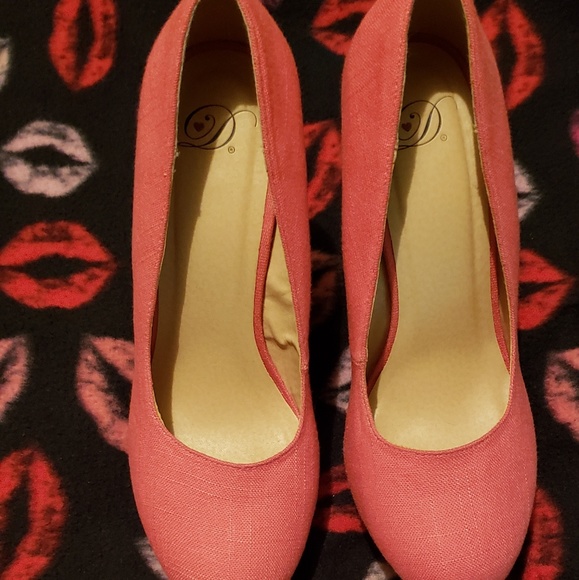 Shoes - Picture 2 of 3